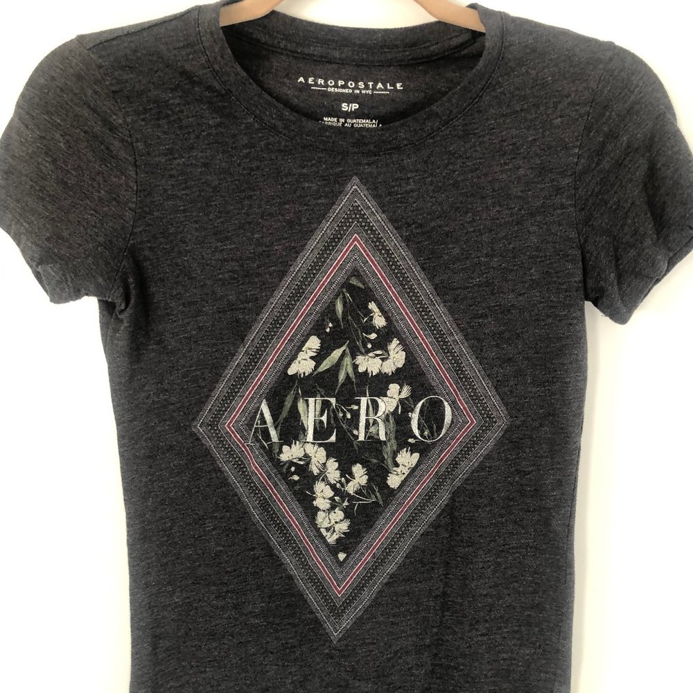 AEROPOSTALE gray graphic t-shirt